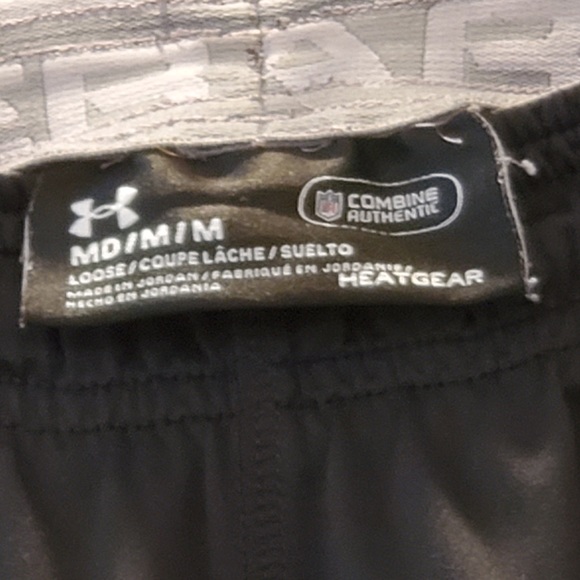 NFL Seahawks UNDER ARMOUR Shorts Medium - Picture 5 of 5